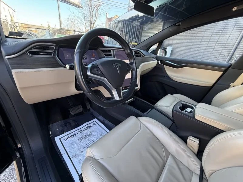 2016 Tesla Model X - Image 9 of 12