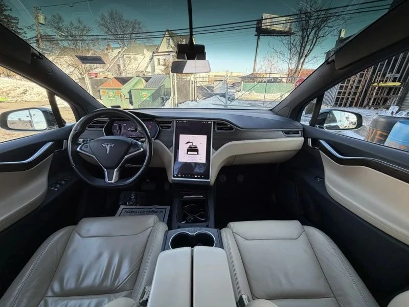 2016 Tesla Model X - Image 10 of 12