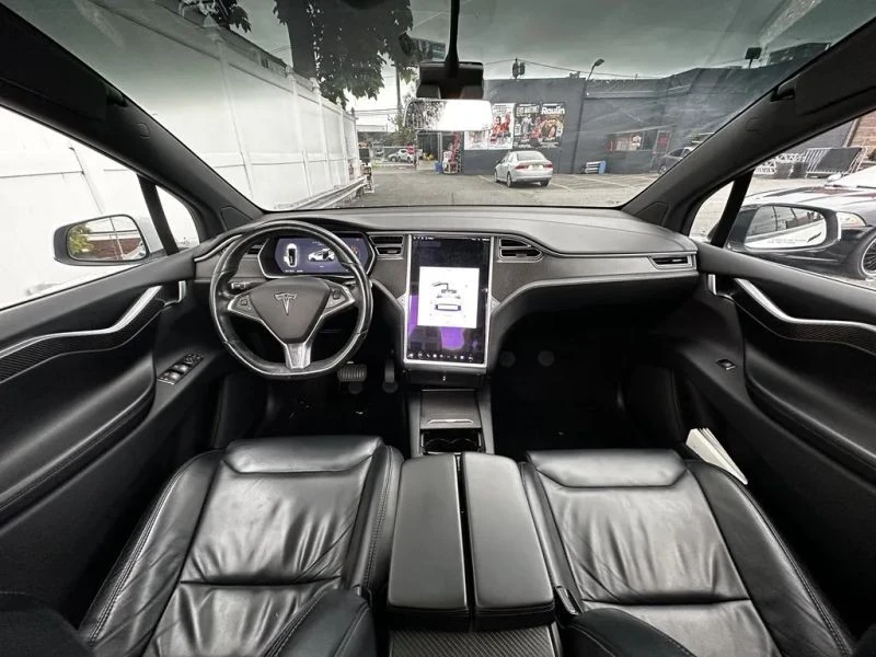 2016 Tesla Model X - Image 8 of 12