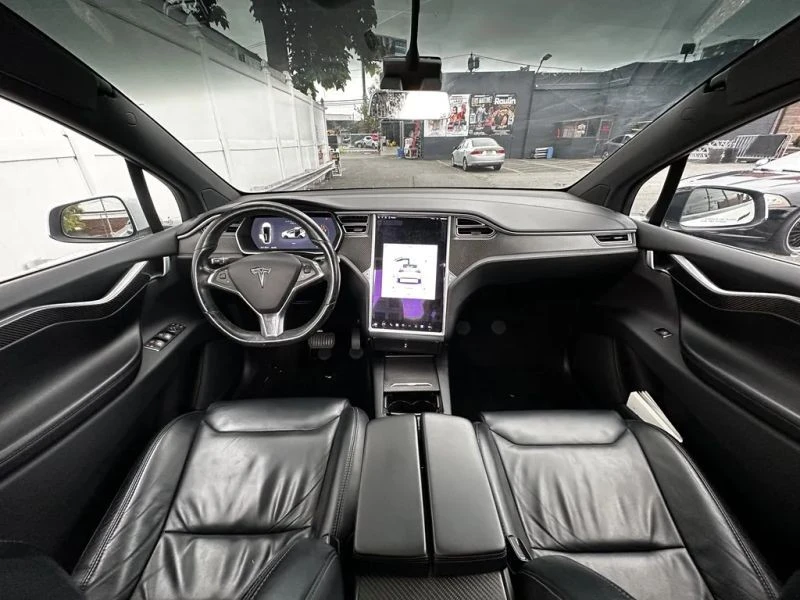 2016 Tesla Model X - Image 8 of 12