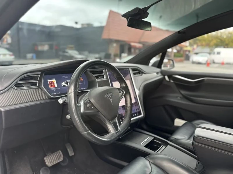 2016 Tesla Model X - Image 9 of 12