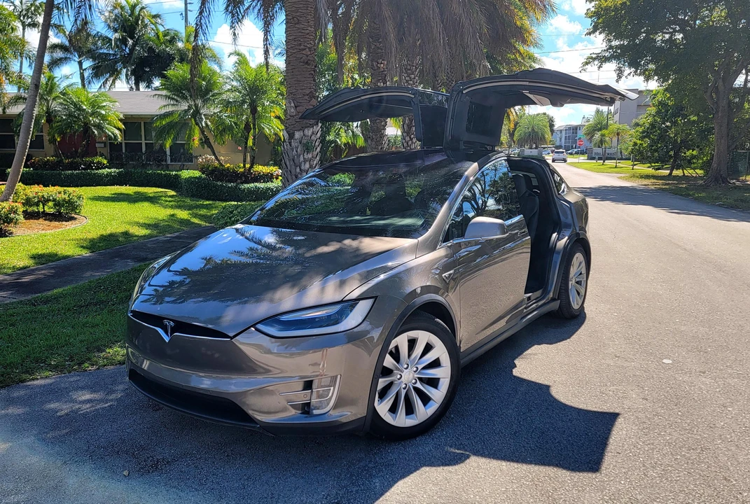 2016 Tesla Model X - Image 13 of 31