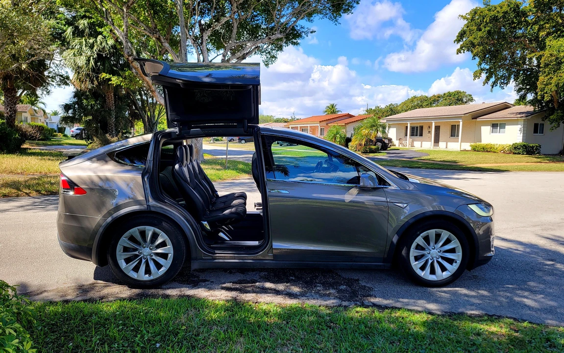 2016 Tesla Model X - Image 23 of 31