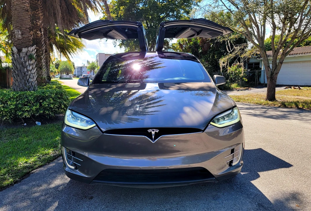2016 Tesla Model X - Image 11 of 31