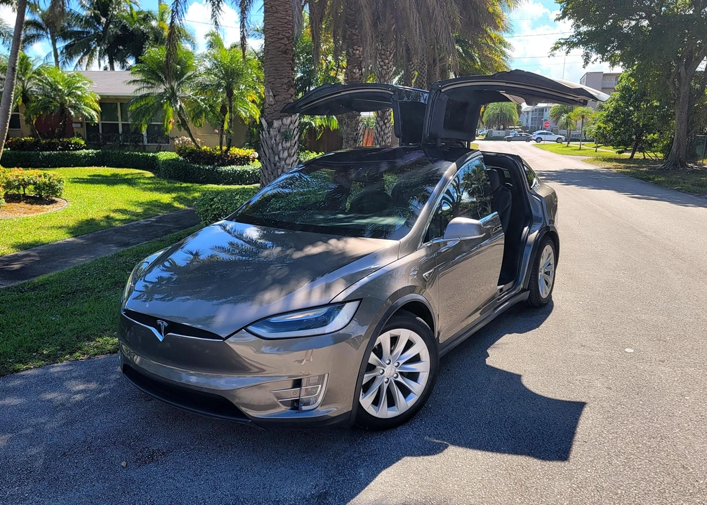 2016 Tesla Model X - Image 12 of 31