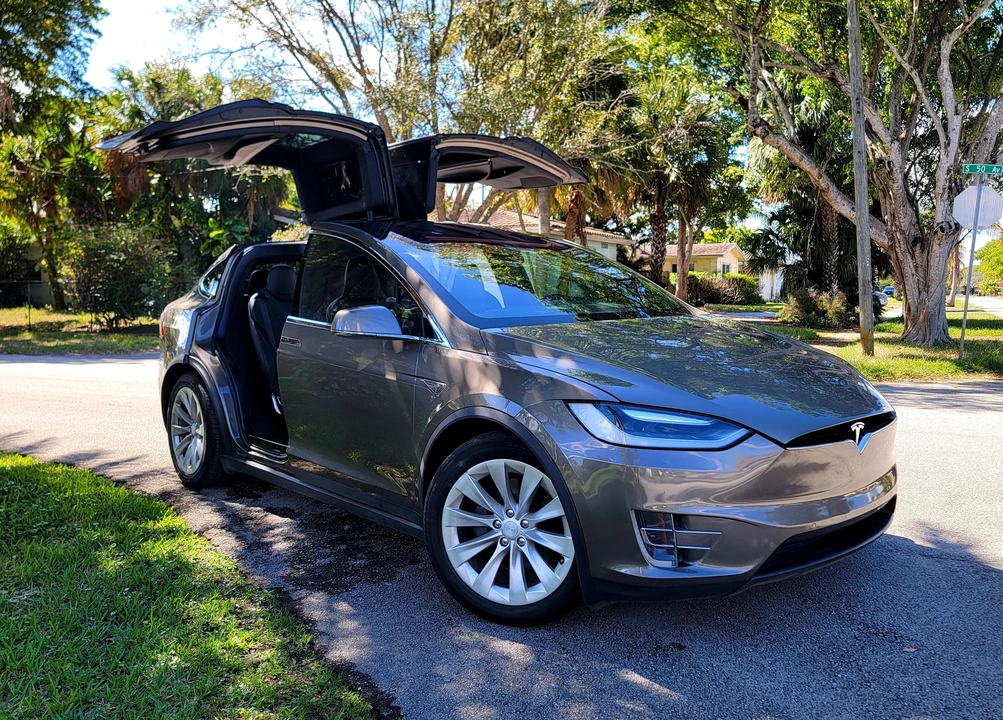 2016 Tesla Model X - Image 24 of 31
