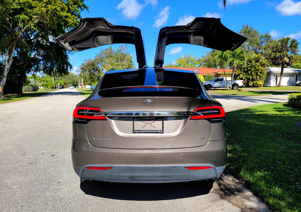 2016 Tesla Model X - Image 22 of 31