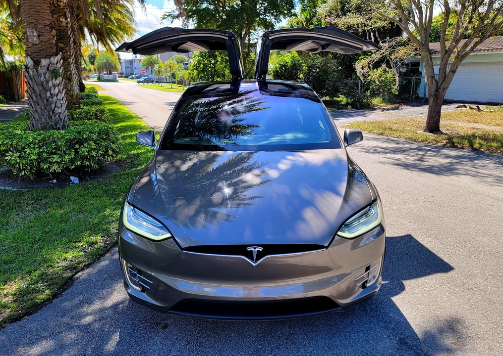 2016 Tesla Model X - Image 10 of 31