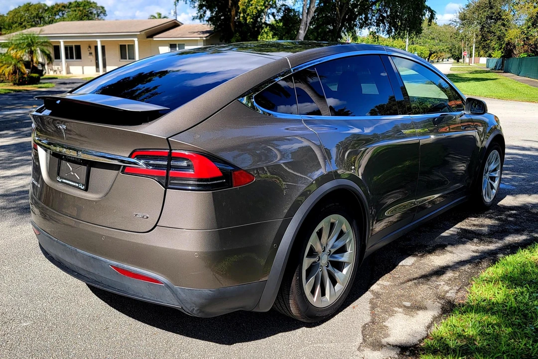 2016 Tesla Model X - Image 4 of 31