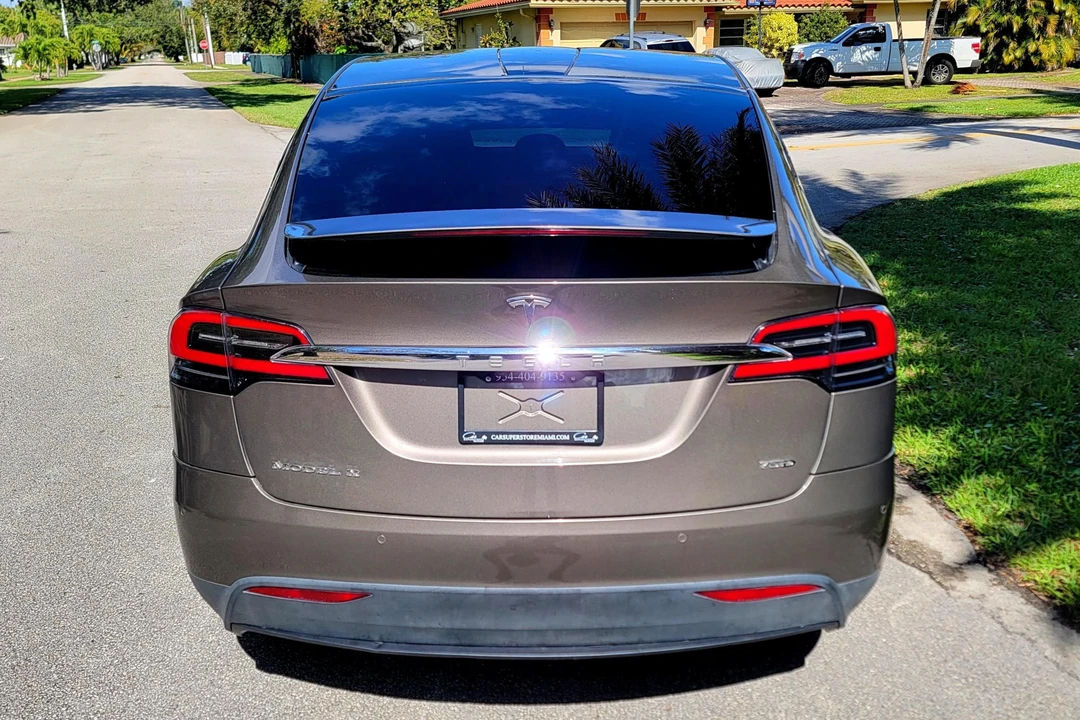 2016 Tesla Model X - Image 5 of 31