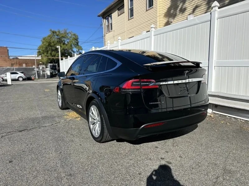 2016 Tesla Model X - Image 5 of 12
