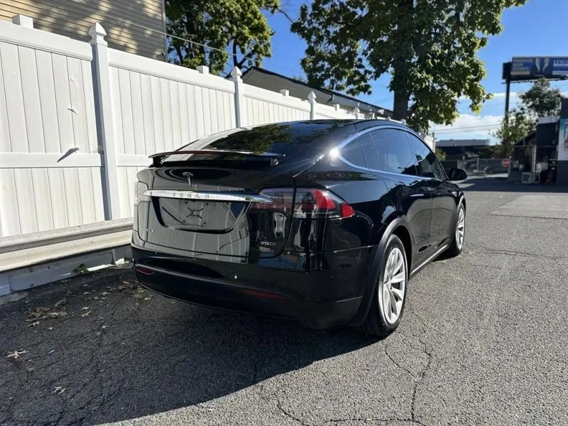 2016 Tesla Model X - Image 7 of 12