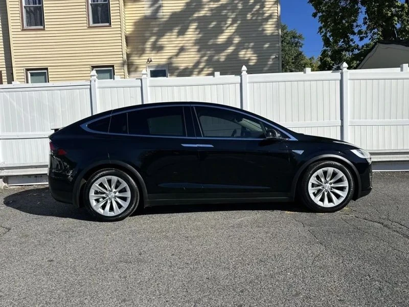 2016 Tesla Model X - Image 8 of 12