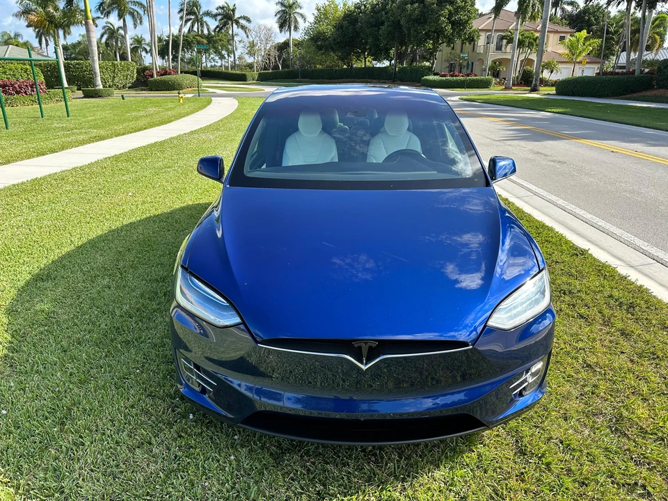 2016 Tesla Model X - Image 10 of 31
