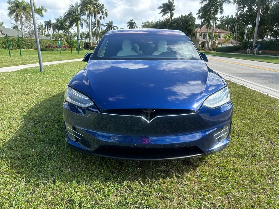 2016 Tesla Model X - Image 9 of 31