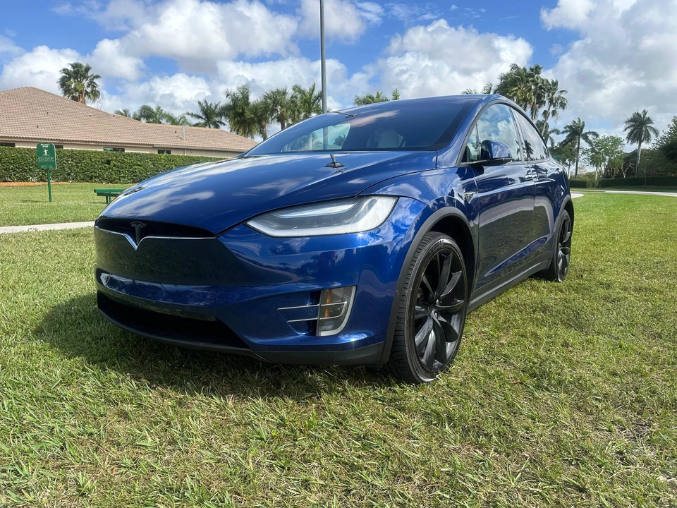 2016 Tesla Model X - Image 12 of 31