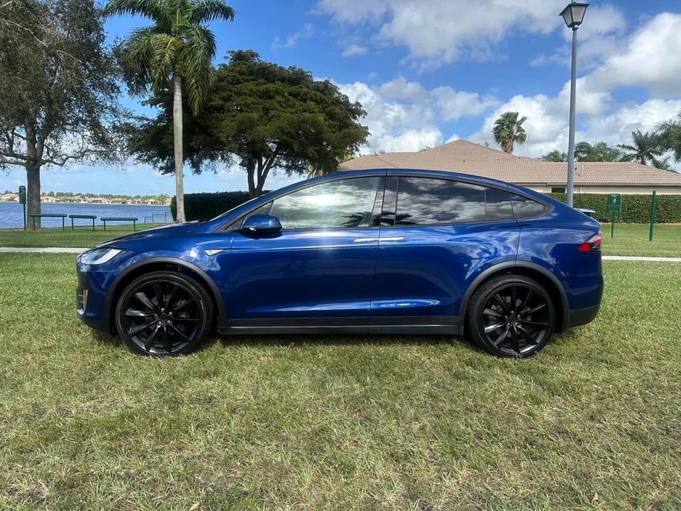 2016 Tesla Model X - Image 14 of 31