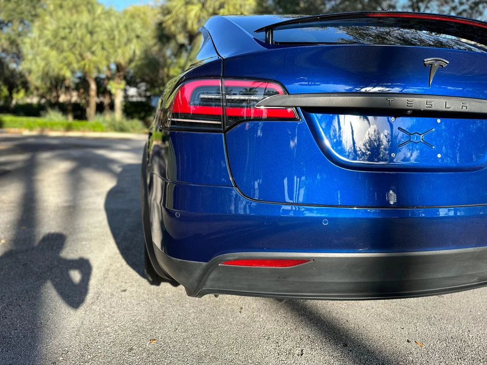 2016 Tesla Model X - Image 30 of 31