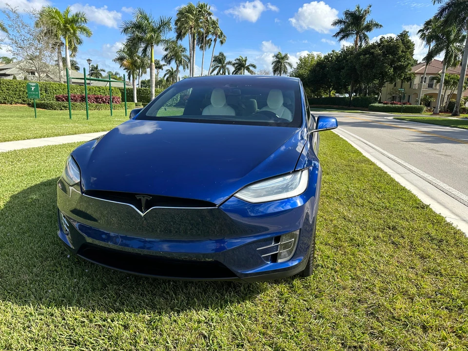 2016 Tesla Model X - Image 11 of 31