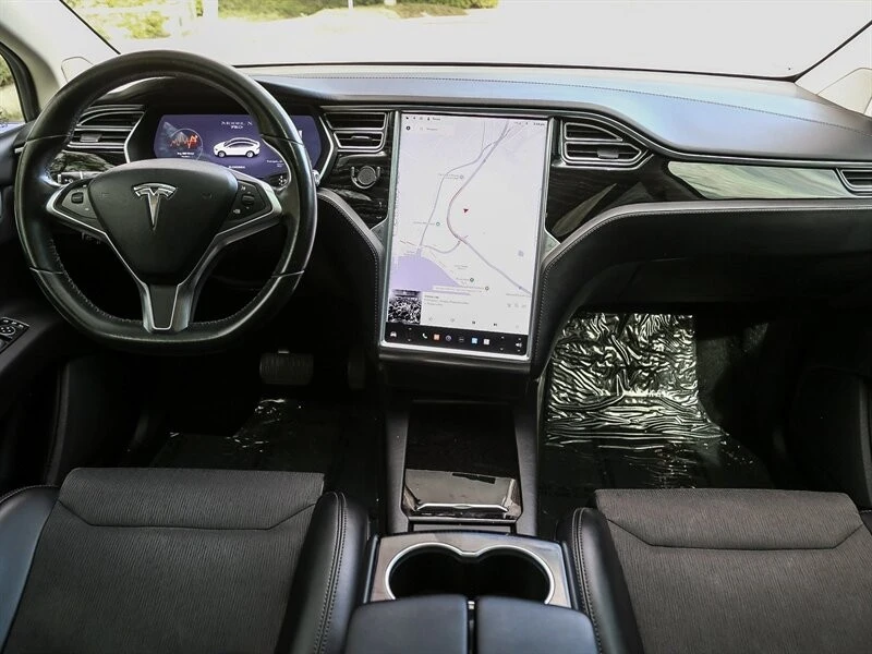 2016 Tesla Model X - Image 18 of 21