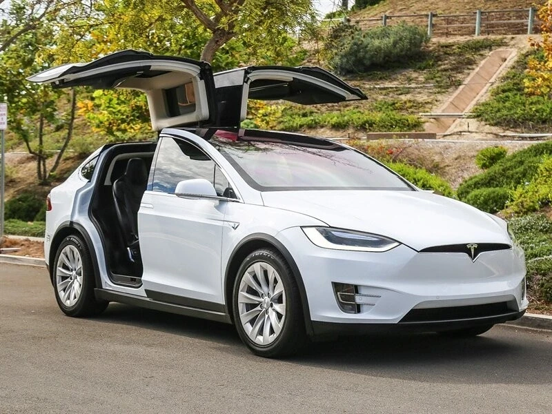 2016 Tesla Model X - Image 10 of 21