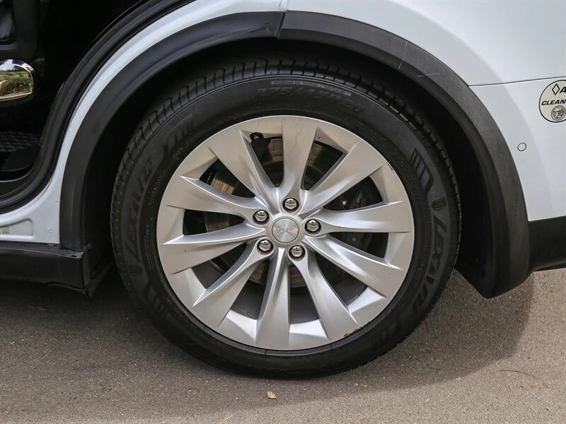 2016 Tesla Model X - Image 17 of 21