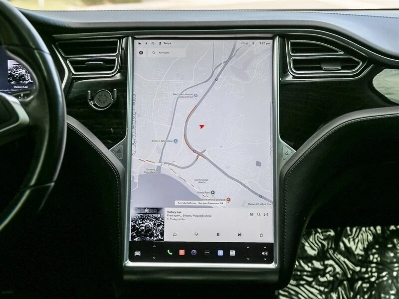 2016 Tesla Model X - Image 19 of 21