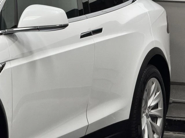 2016 Tesla Model X - Image 9 of 12