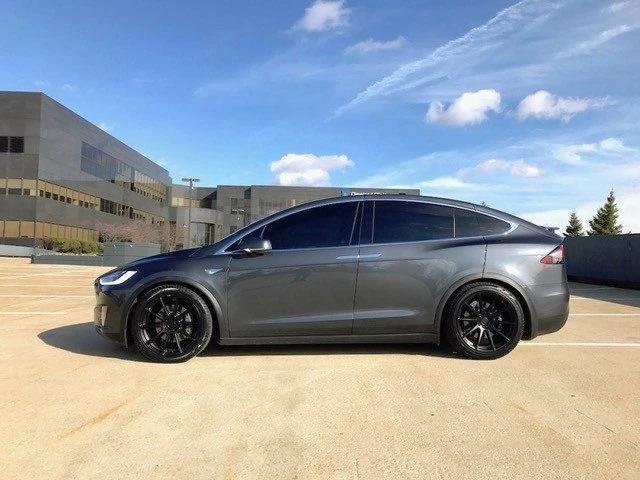 2016 Tesla Model X - Image 2 of 4