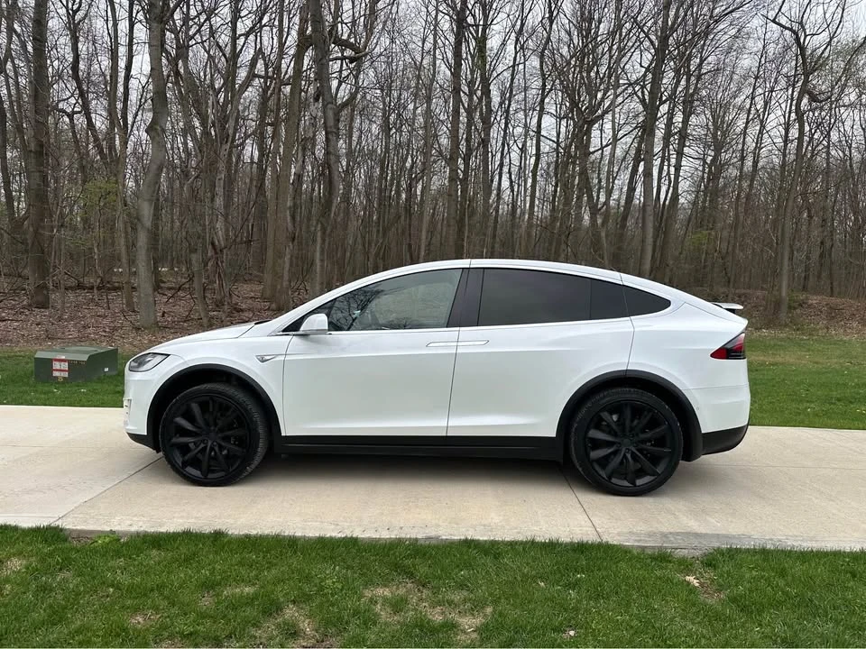 2016 Tesla Model X - Image 9 of 15