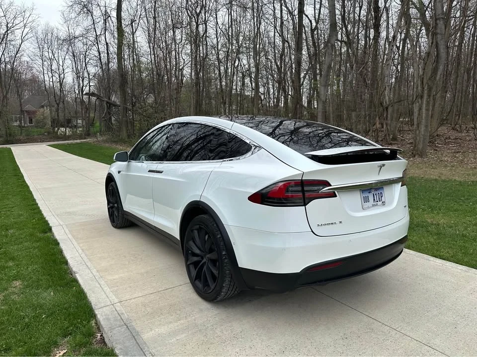 2016 Tesla Model X - Image 10 of 15