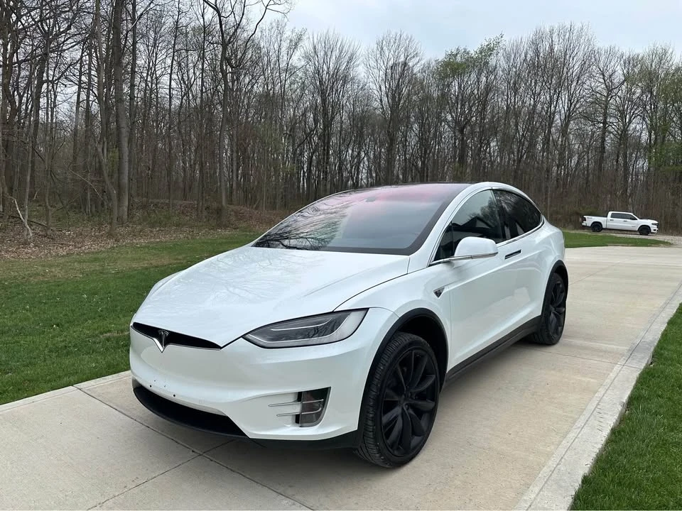 2016 Tesla Model X - Image 2 of 15