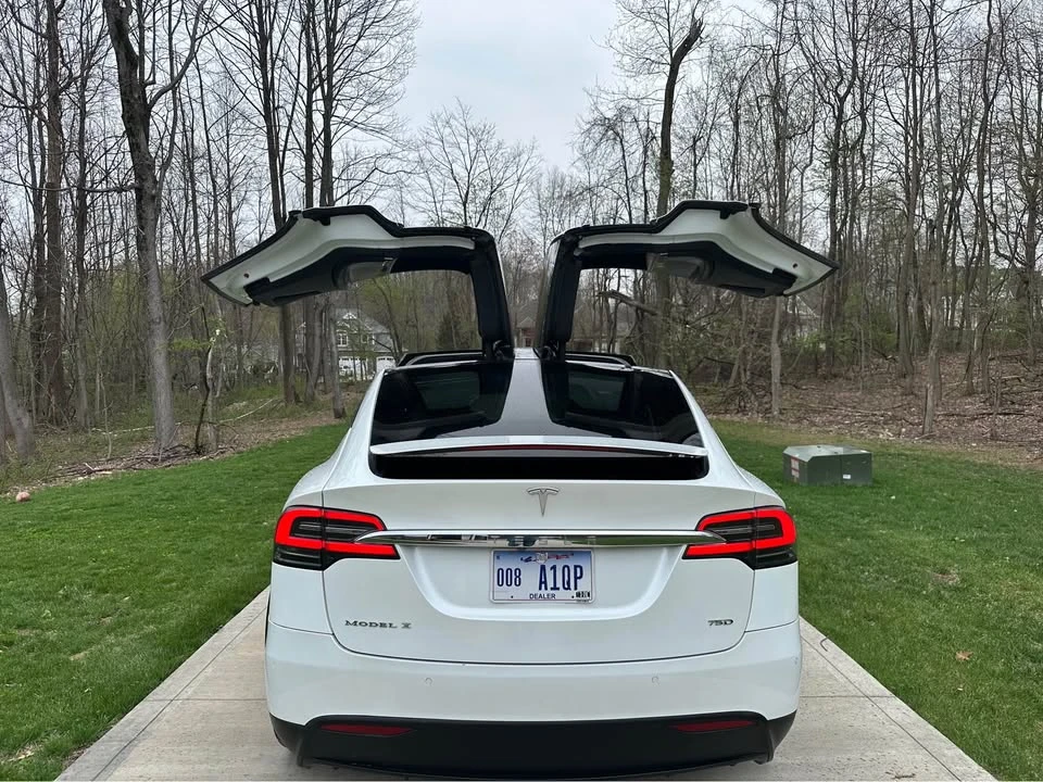 2016 Tesla Model X - Image 8 of 15