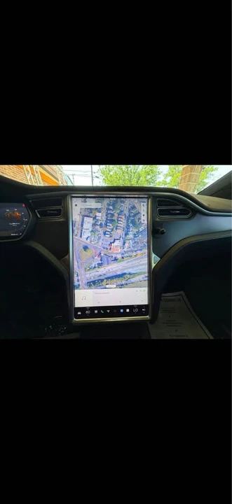 2016 Tesla Model X - Image 9 of 14