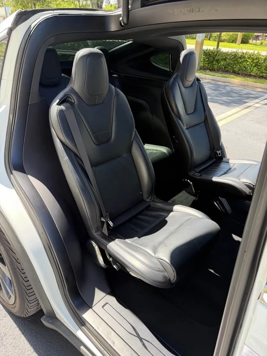 2016 Tesla Model X - Image 8 of 17