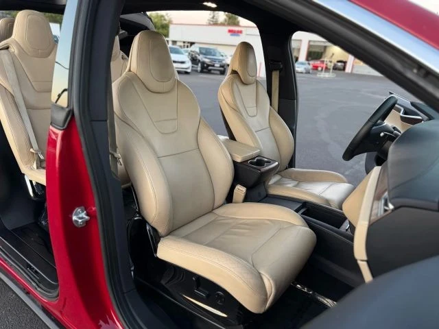 2016 Tesla Model X - Image 16 of 29