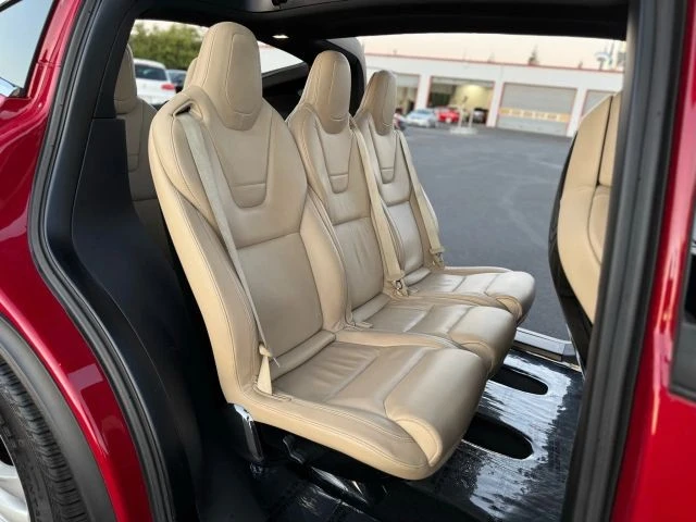 2016 Tesla Model X - Image 17 of 29