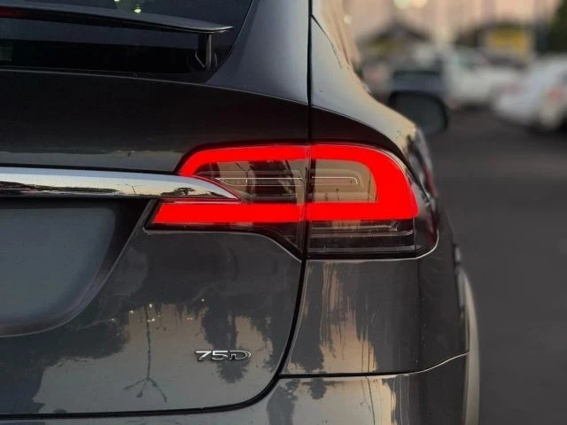 2016 Tesla Model X - Image 9 of 12