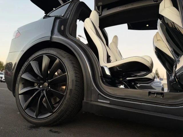 2016 Tesla Model X - Image 20 of 21