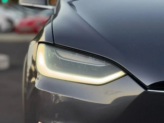 2016 Tesla Model X - Image 6 of 12