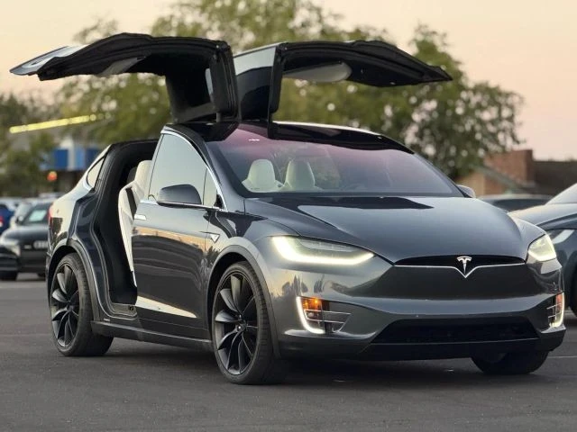 2016 Tesla Model X - Image 11 of 12