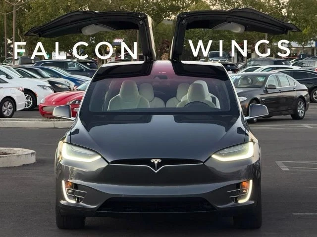 2016 Tesla Model X - Image 10 of 12