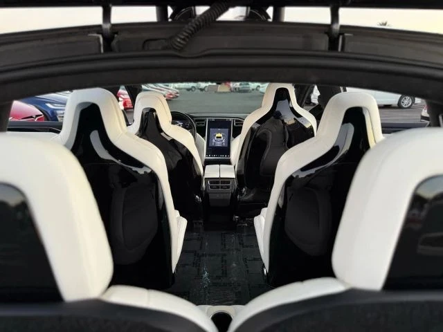 2016 Tesla Model X - Image 15 of 21