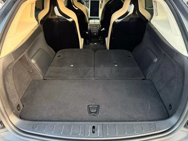 2016 Tesla Model X - Image 15 of 21