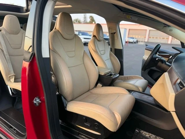2016 Tesla Model X - Image 17 of 21