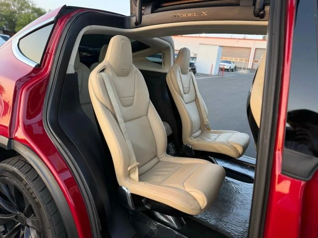 2016 Tesla Model X - Image 18 of 21