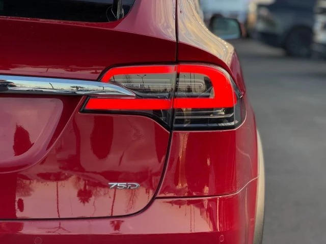 2016 Tesla Model X - Image 9 of 21