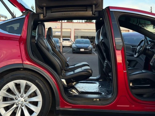2016 Tesla Model X - Image 19 of 21