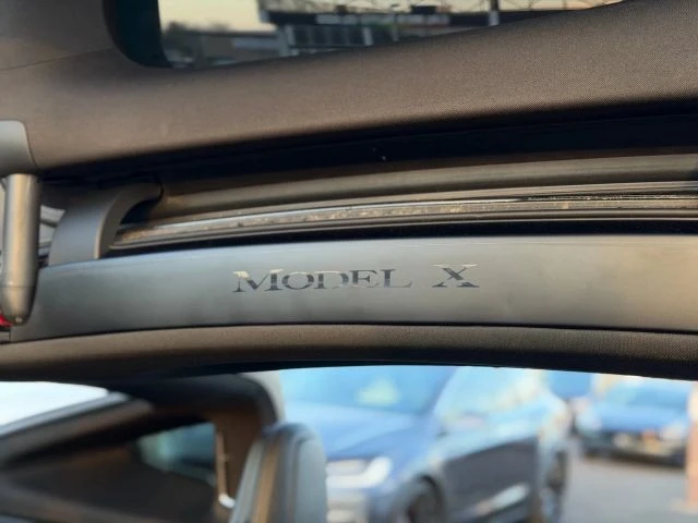2016 Tesla Model X - Image 17 of 21