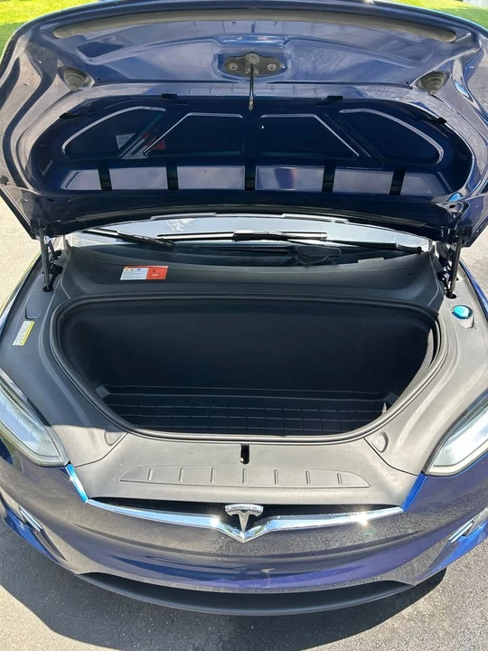 2016 Tesla Model X - Image 5 of 10